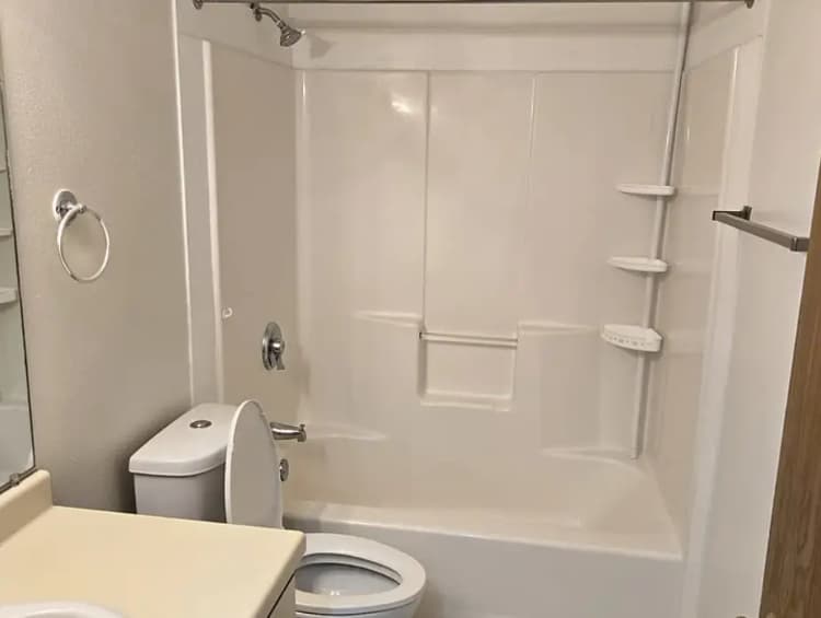 Burlington apartments for rent - image - bathroom.png