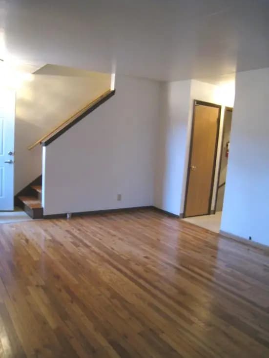Burlington apartments for rent - image - livingroom2(2).jpg